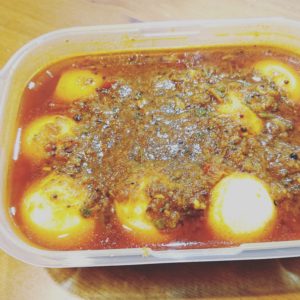 おはようございます。☀️  今日も、暑くなりそうですね！ 水分補給を忘れないでくださいね！   本日のカレーは  えのきとブナピーのキーマカレー  さばキーマカレー  やさしいチキンカレー   皆様のお越しをお待ちしております✨