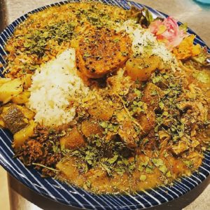 おはようございます。☀️  24日、25日お休みになります。  よろしくお願いいたします。   本日のカレー  チャナダルとチキンのキーマカレー。（ちょいと、アレンジかわってます。）  夏野菜とひよこ豆のカレー （今回は、辛くないよー）  やさしいチキンカレー （さらっとしたチキンカレー）   皆様のお越しお待ちしております。