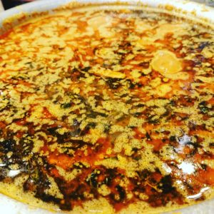 おはようございます。☀️  連日暑い日が続いてますが、体調はどんな塩梅でしょうか？  さて、サニカリは休み明け、元気に参りますよ✨   本日のカレー  豚かしらの梅風味ポークビンダルー  （豚かしら肉がほろほろになった、梅とお酢のきいたカレー）  きのことひよこ豆のスパイシーカレー （きのこと、にんにく、青とうがらしがマッチした、スパイシーなひよこ豆のカレー）  やさしいチキンカレー （今回は、少しトマトの酸味旨み増量のチキンカレーです！夏バージョン。）  皆様のお越しお待ちしております。