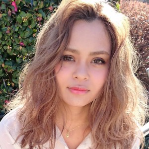 スタイリスト　絢香